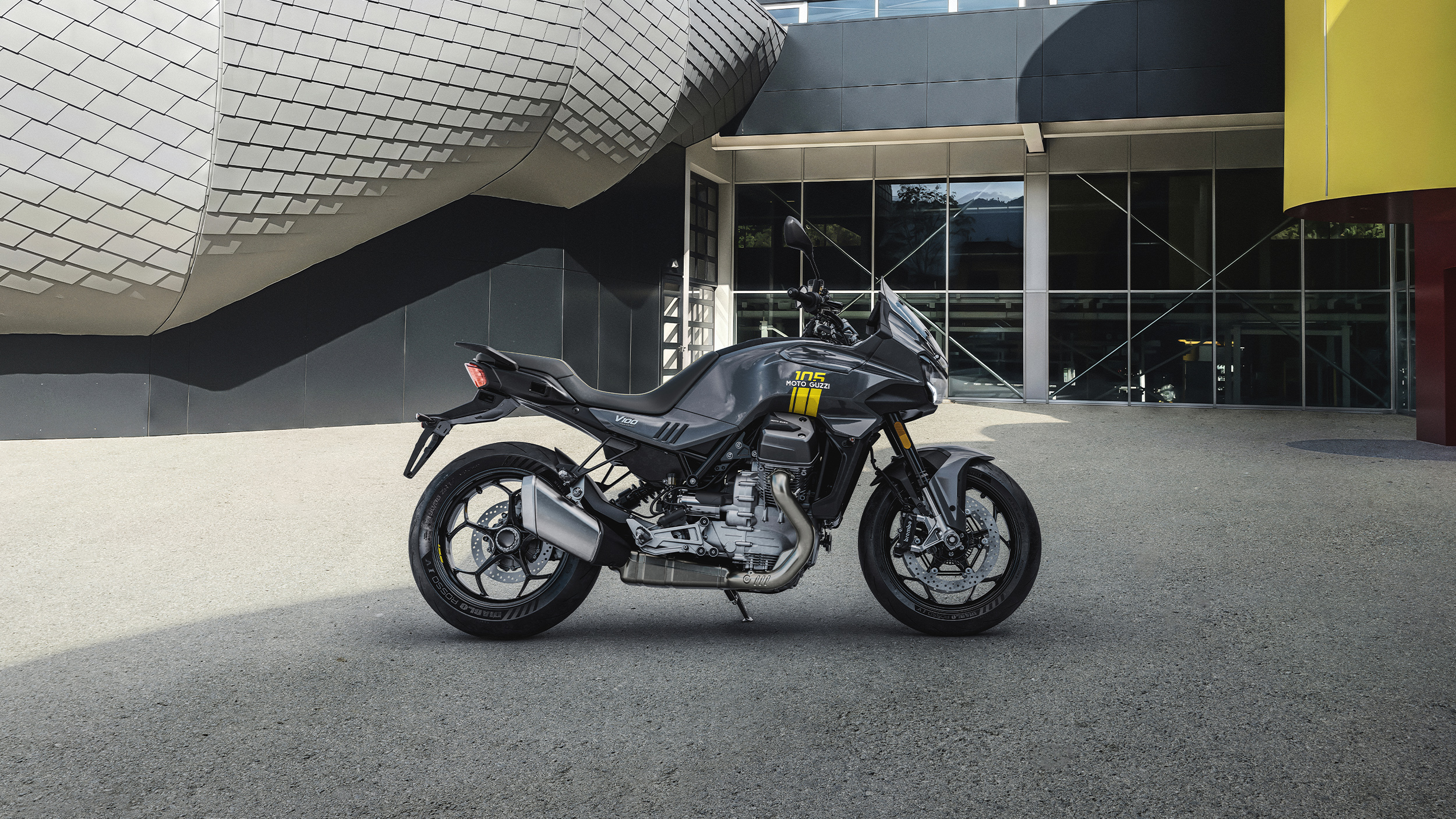 MotoGuzzi_V100-Mandello_105anniversary_16_9